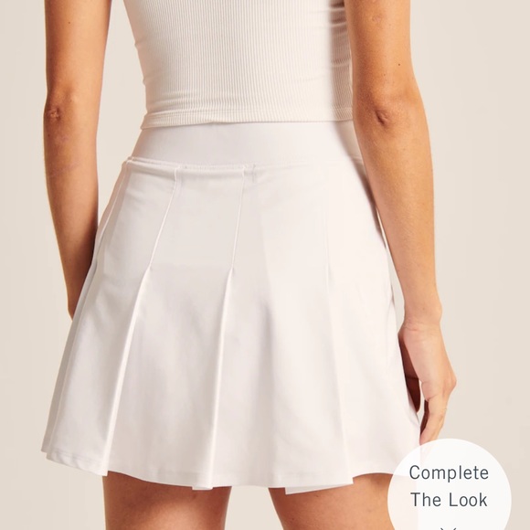 Abercrombie Pleated Traveler Skort - Picture 3 of 5